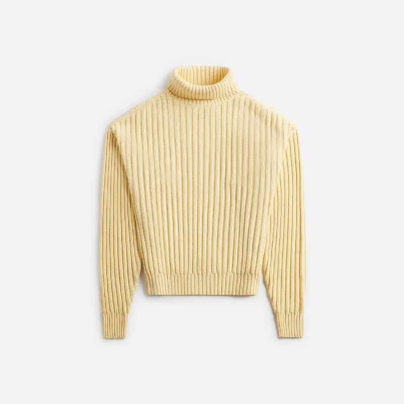 Essentials Turtleneck - Garden Yellow