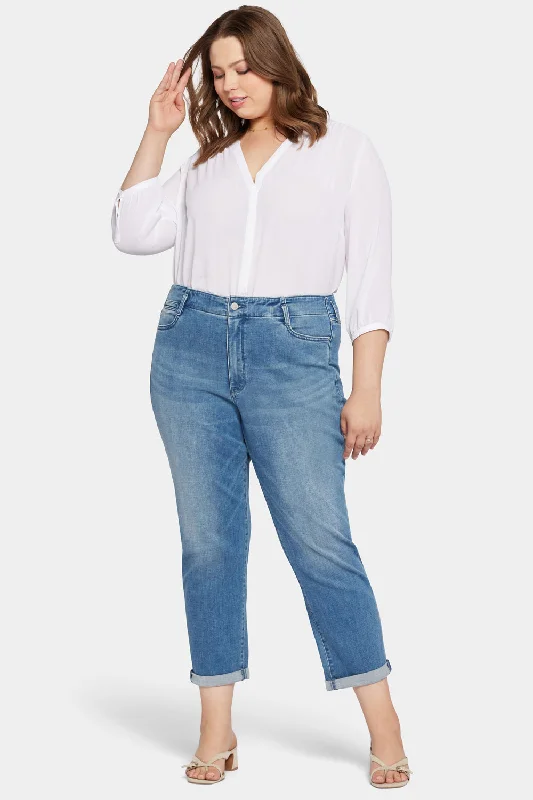 Margot Girlfriend Jeans In Plus Size - Stunning